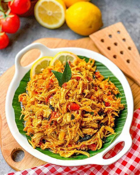 ayam suwir pedas