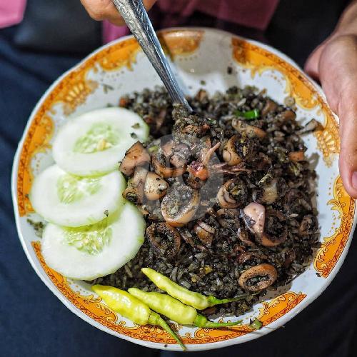 Nasi Goreng Cumi Hitam: